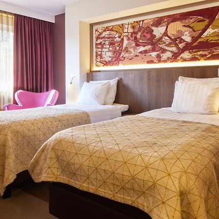 Auberge Du Bonheur Tilburg Ngoại thất bức ảnh